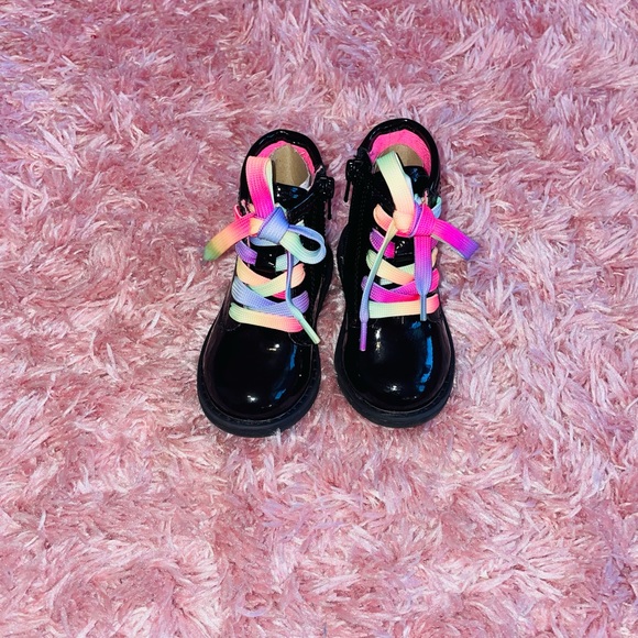 Children's Place Patent Combat Zip-Up Boots w/rainbow shoestrings - Picture 2 of 3